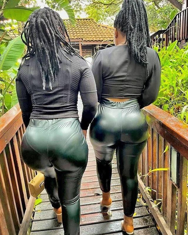 Big booty mulheres negras em couro