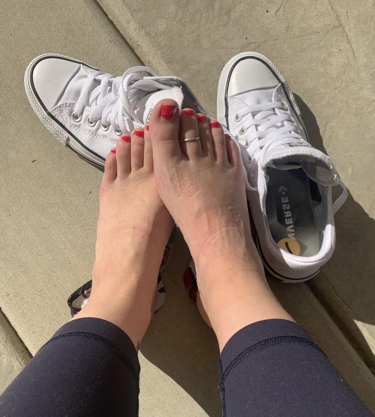 Ash removing white Chucks