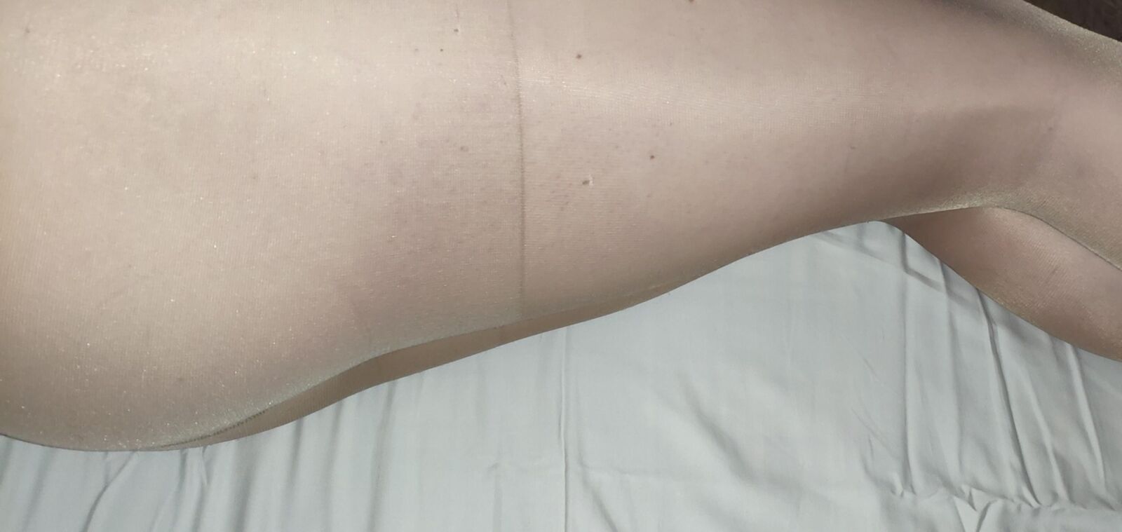 Mis piernas en pantimedias