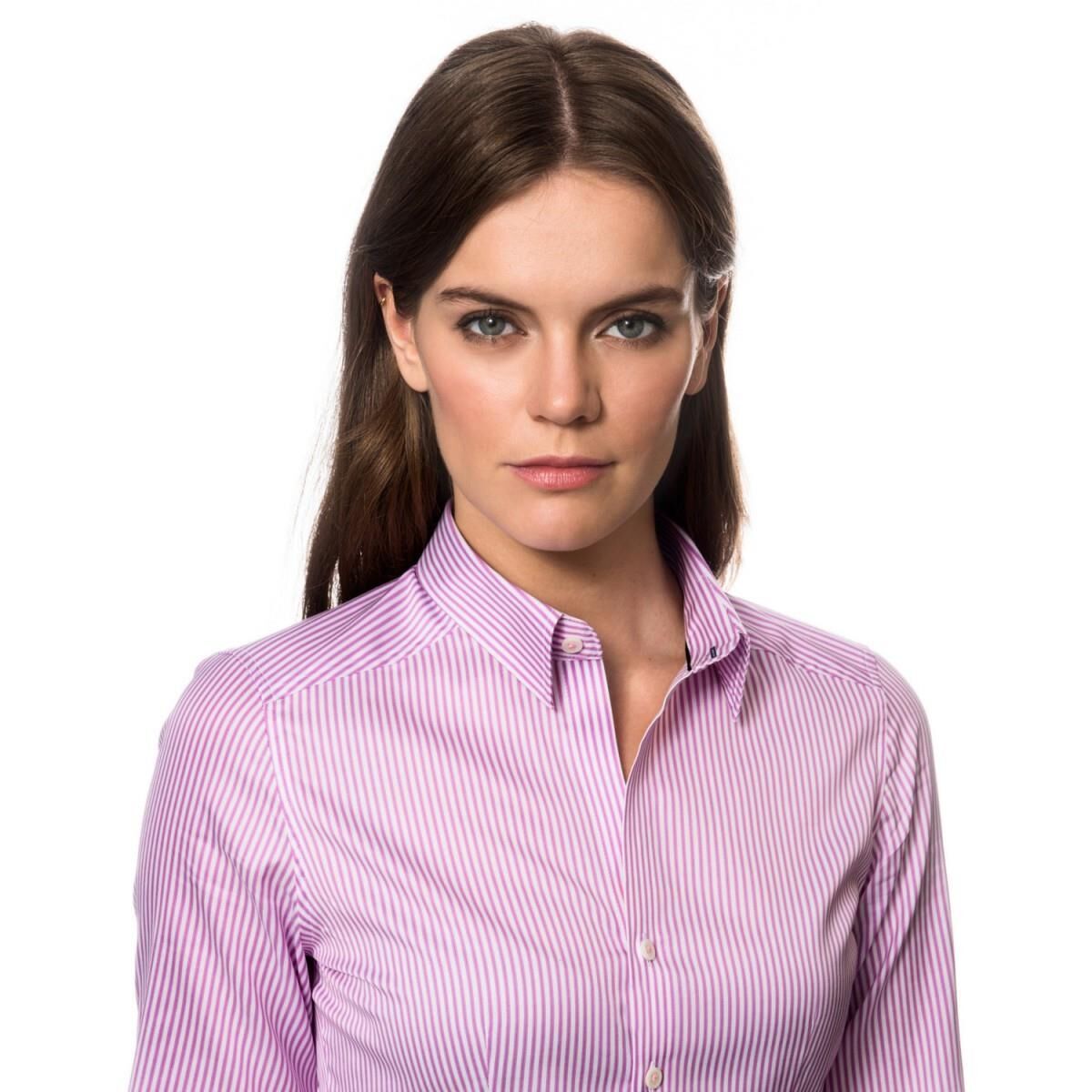 Mulheres em camisas/camisas sexy