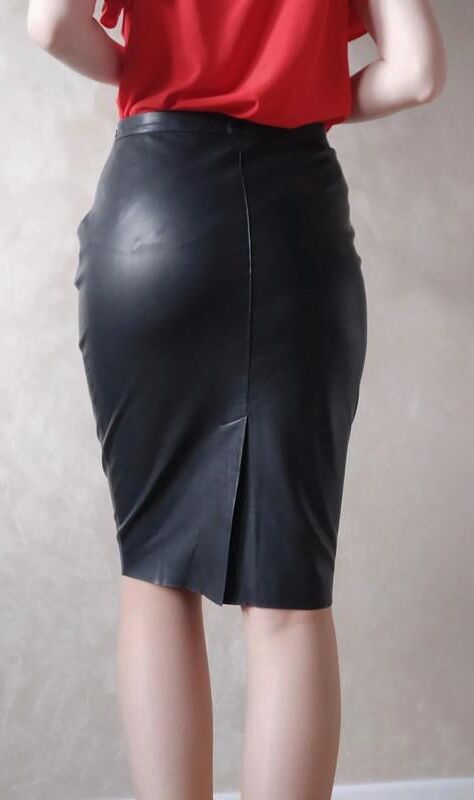 Ladies In Leather skirts are so hot 