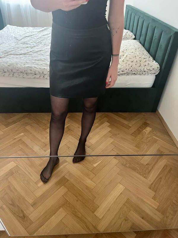 Ladies In Leather skirts are so hot 