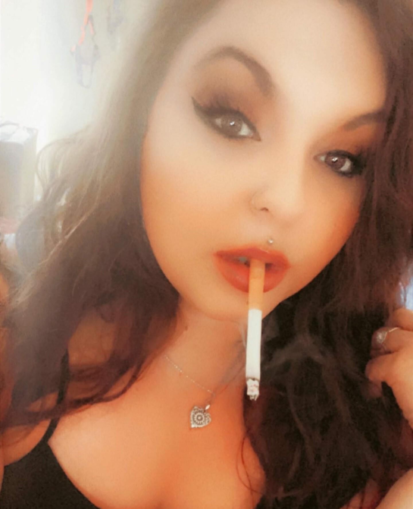 Make up and Smoking