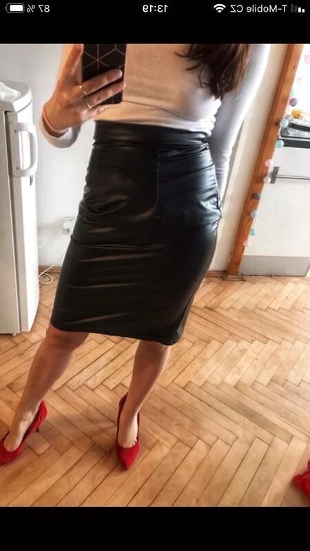 Ladies In Leather skirts are so hot 