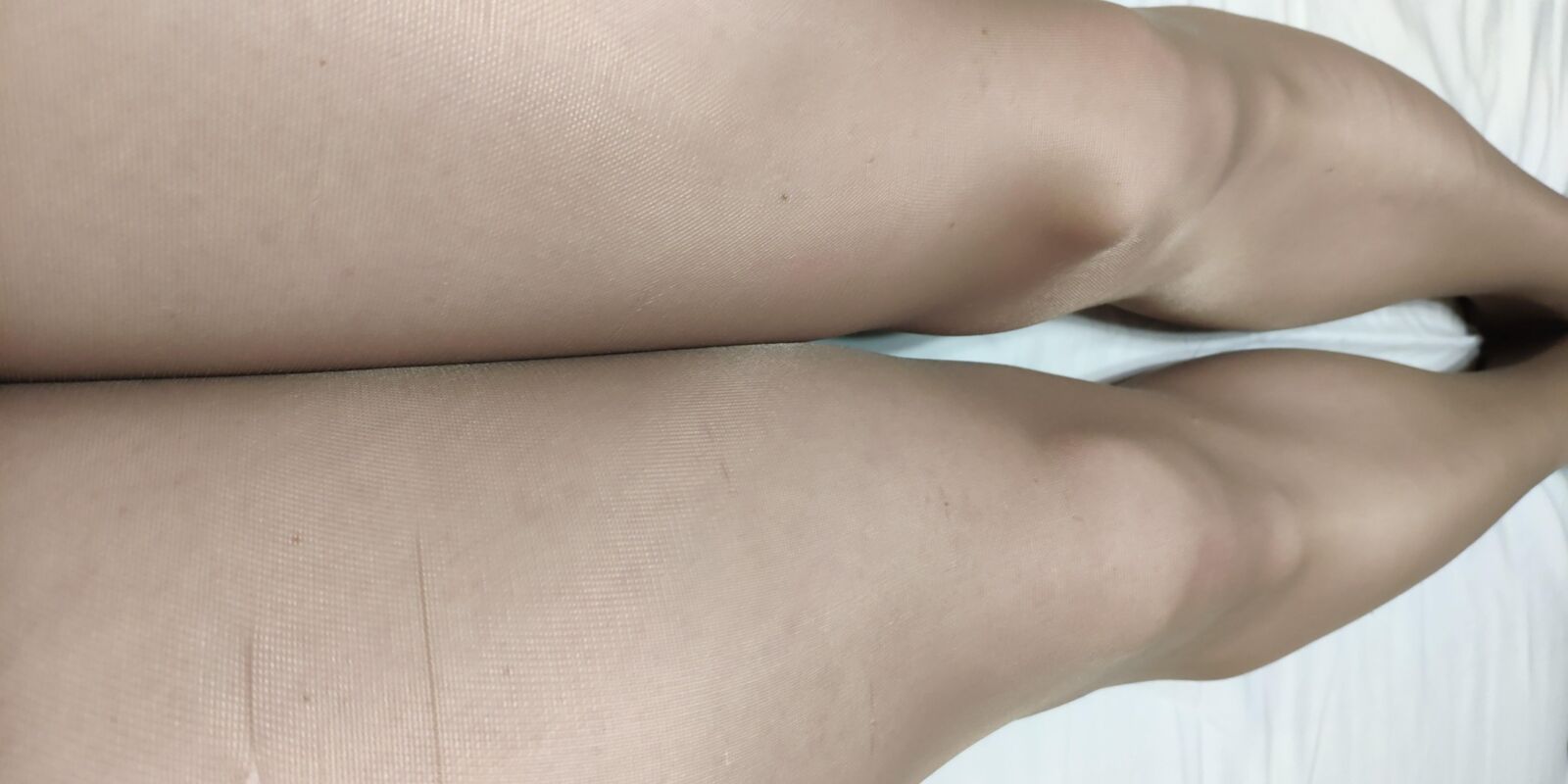 Mis piernas en pantimedias