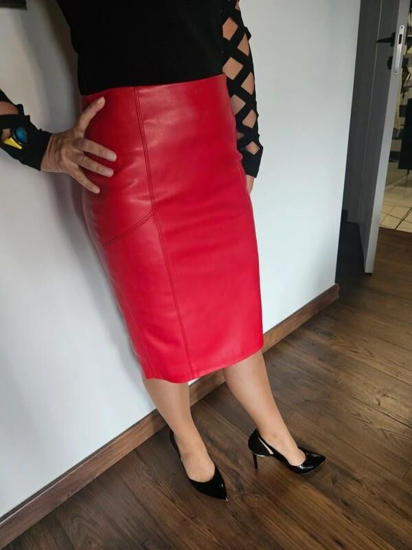 Ladies In Leather skirts are so hot 