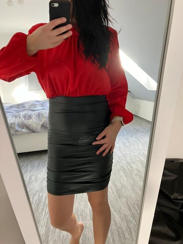 Ladies In Leather skirts are so hot 