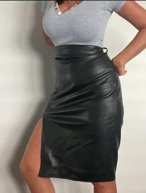 Ladies In Leather skirts are so hot 