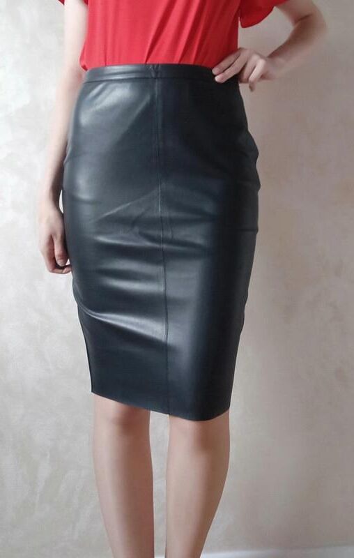 Ladies In Leather skirts are so hot 