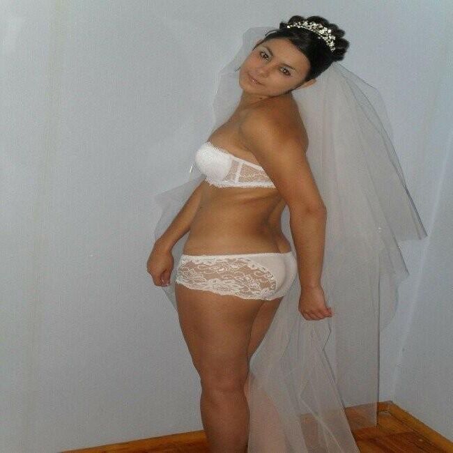 Weiße Dessous für eine Hochzeit