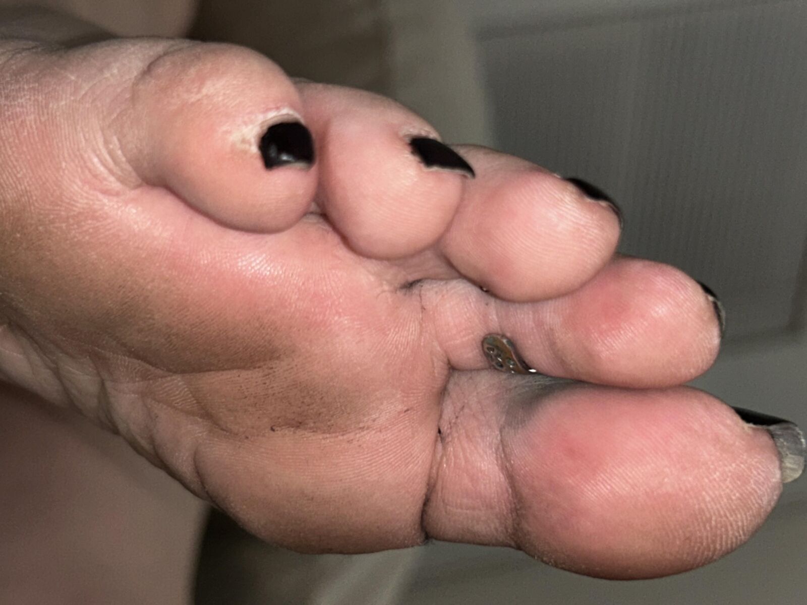 Girlfriends Dry, Dirty, Stinky Soles!