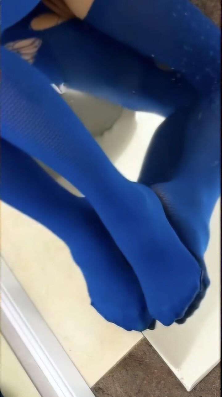 BLUE NYLON FEET