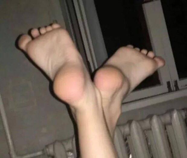 Female Feet Teen