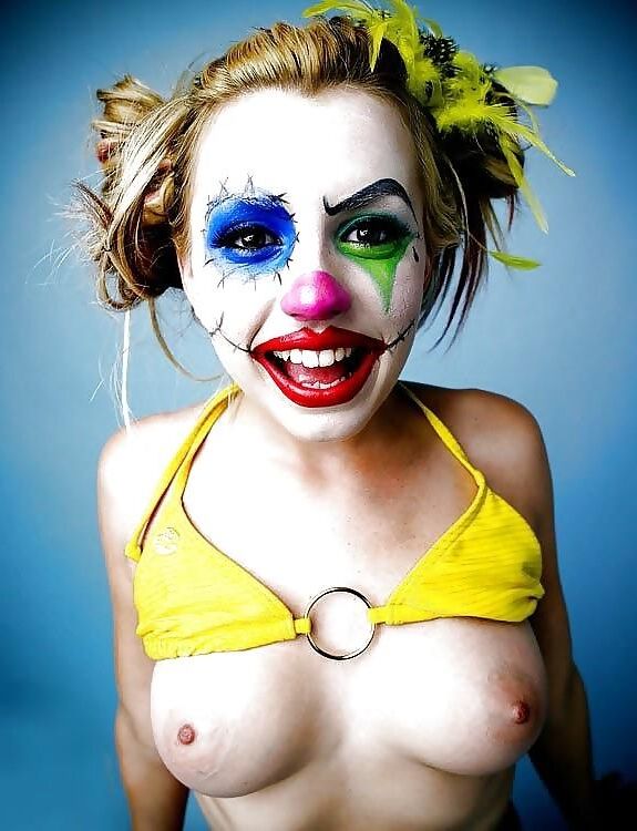 BLONDER CLOWN