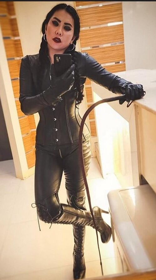 Strict Femdom Ladies 