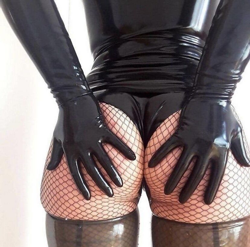 tight fetish latex girls