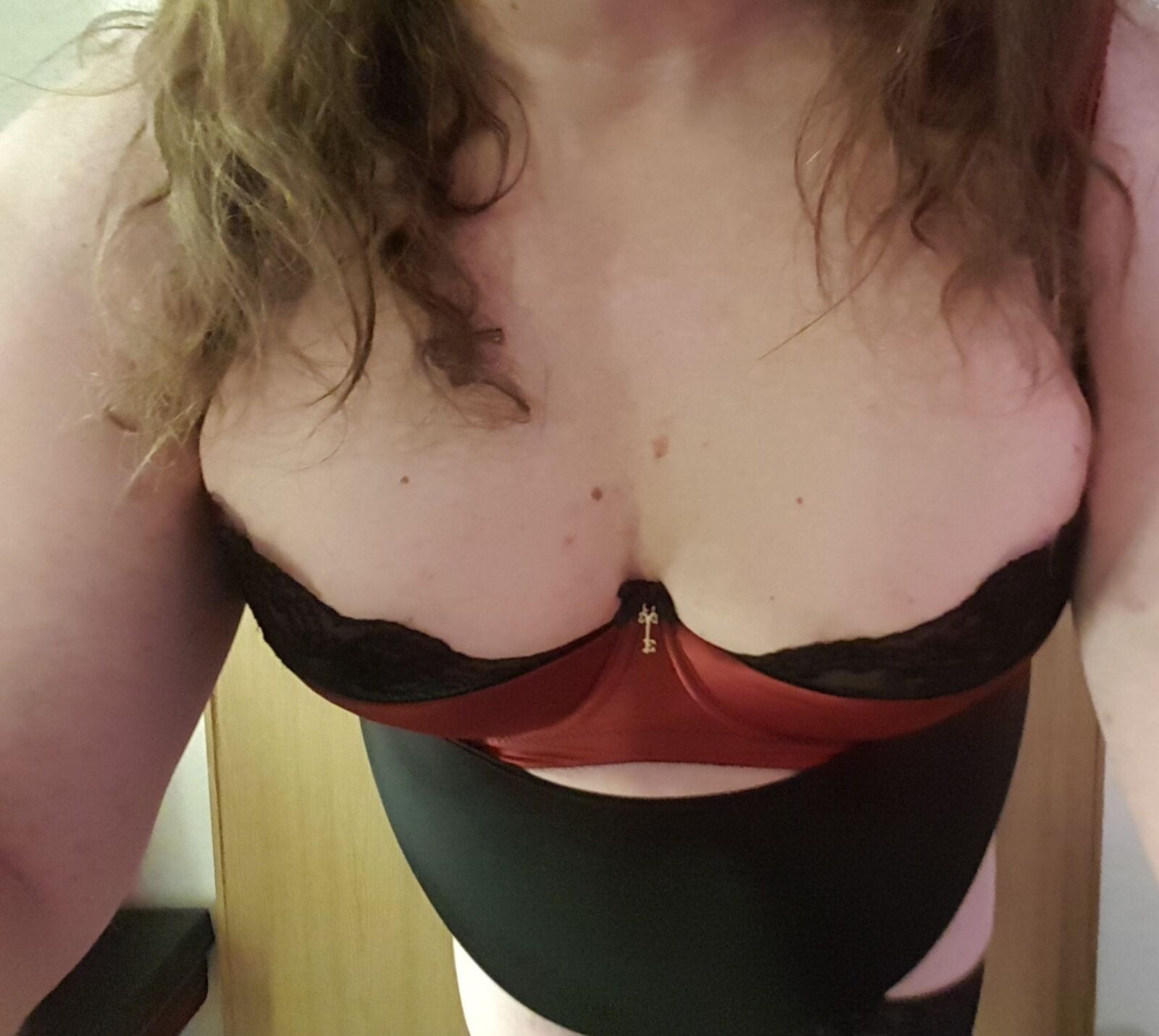 my lift bra red 