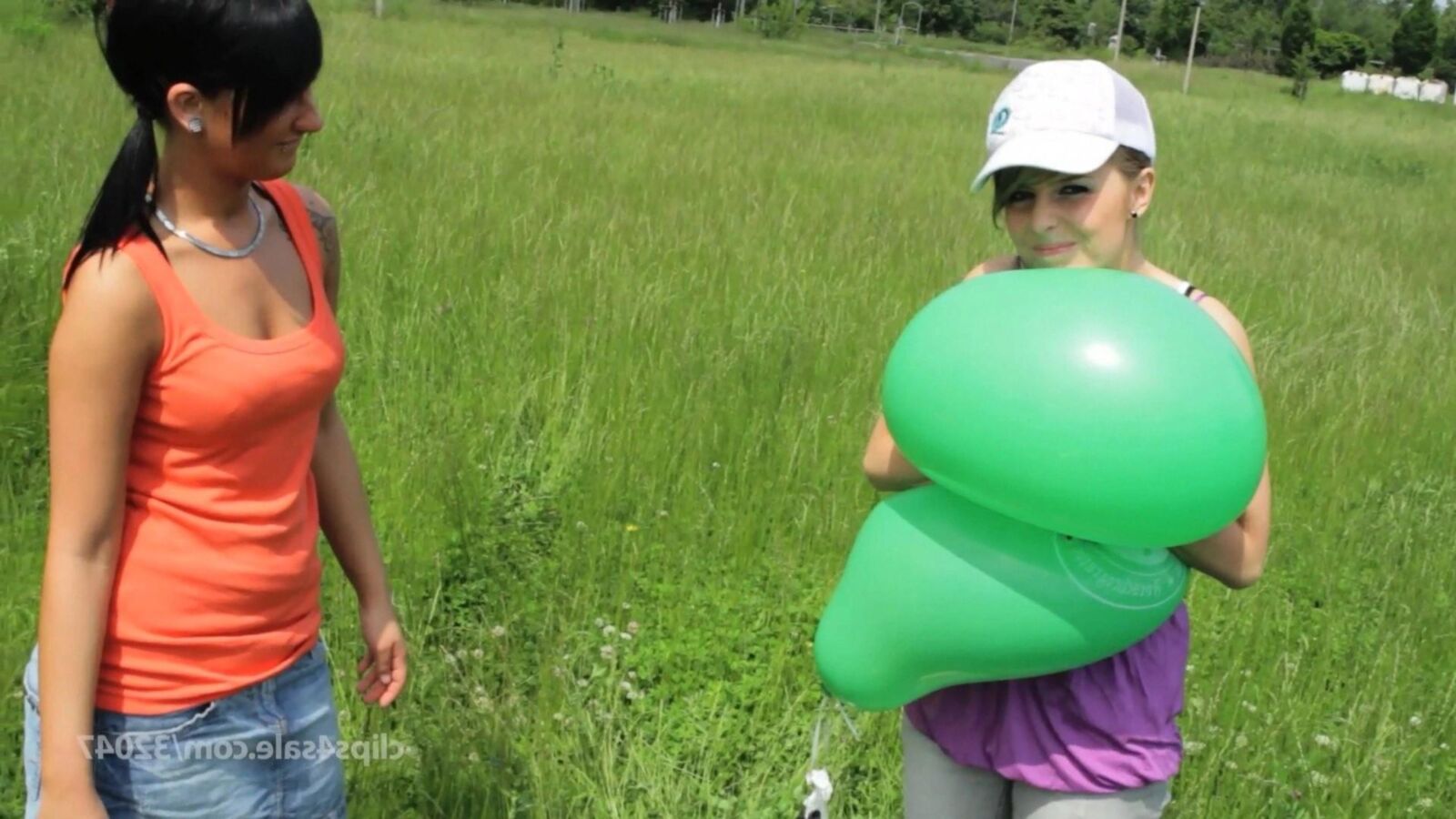 Girls and Balloons 