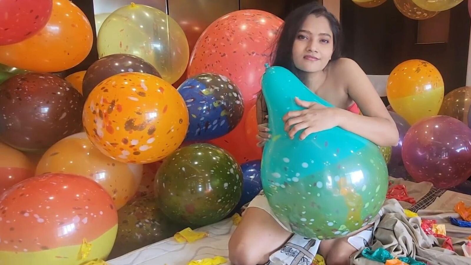 Girls and Balloons 