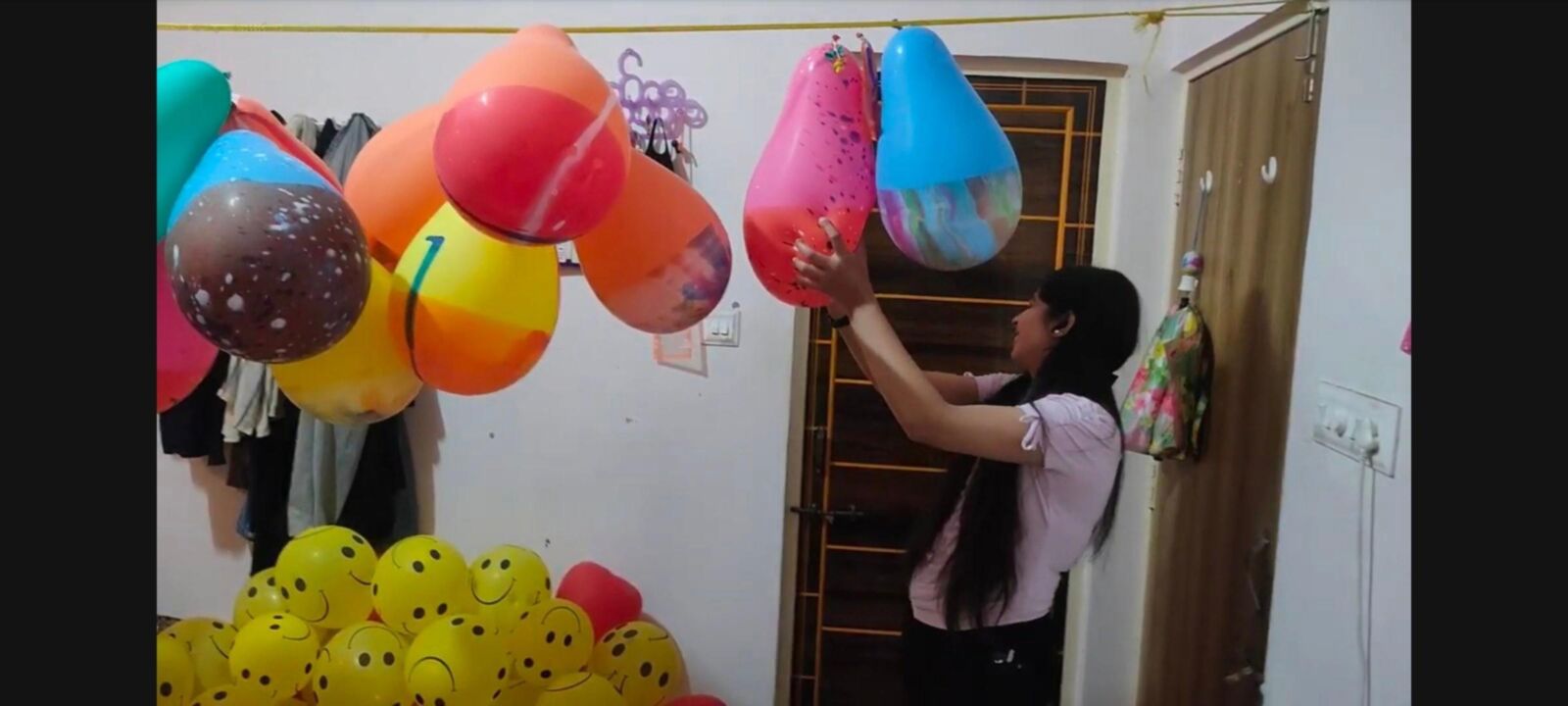 Girls and Balloons 