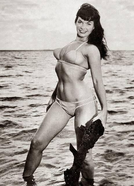 Bettie Page un poco más