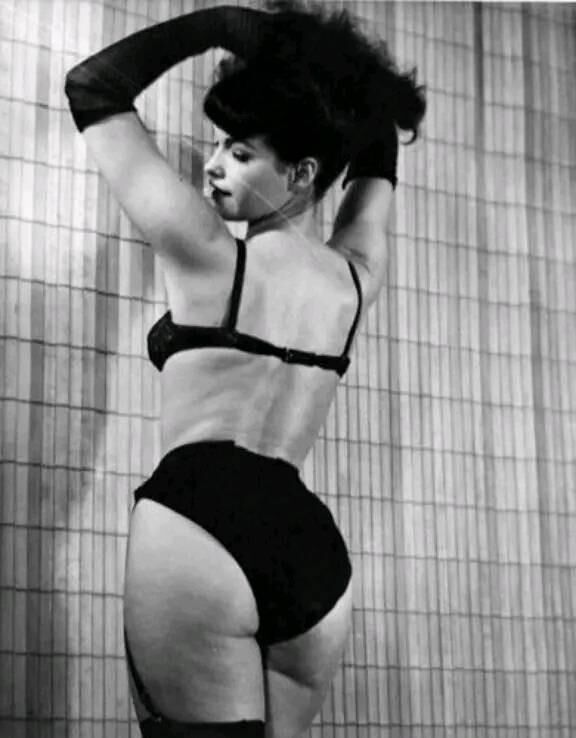 Bettie Page un poco más