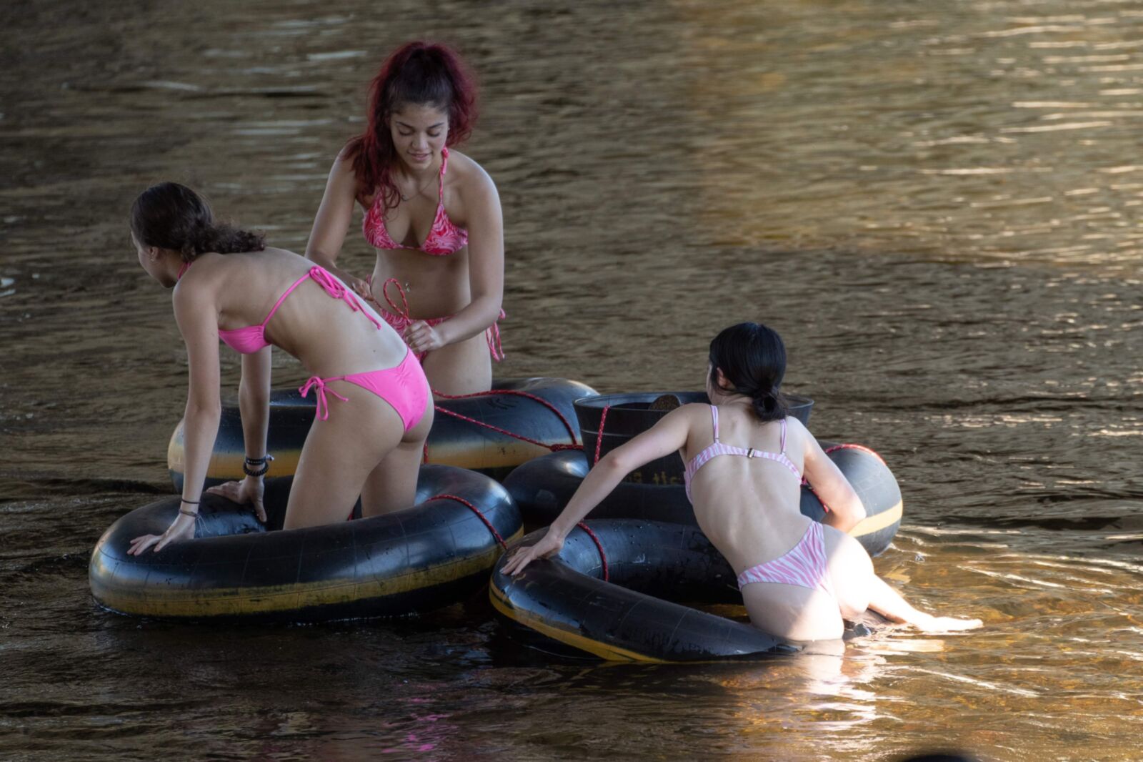 Todo biquíni na praia