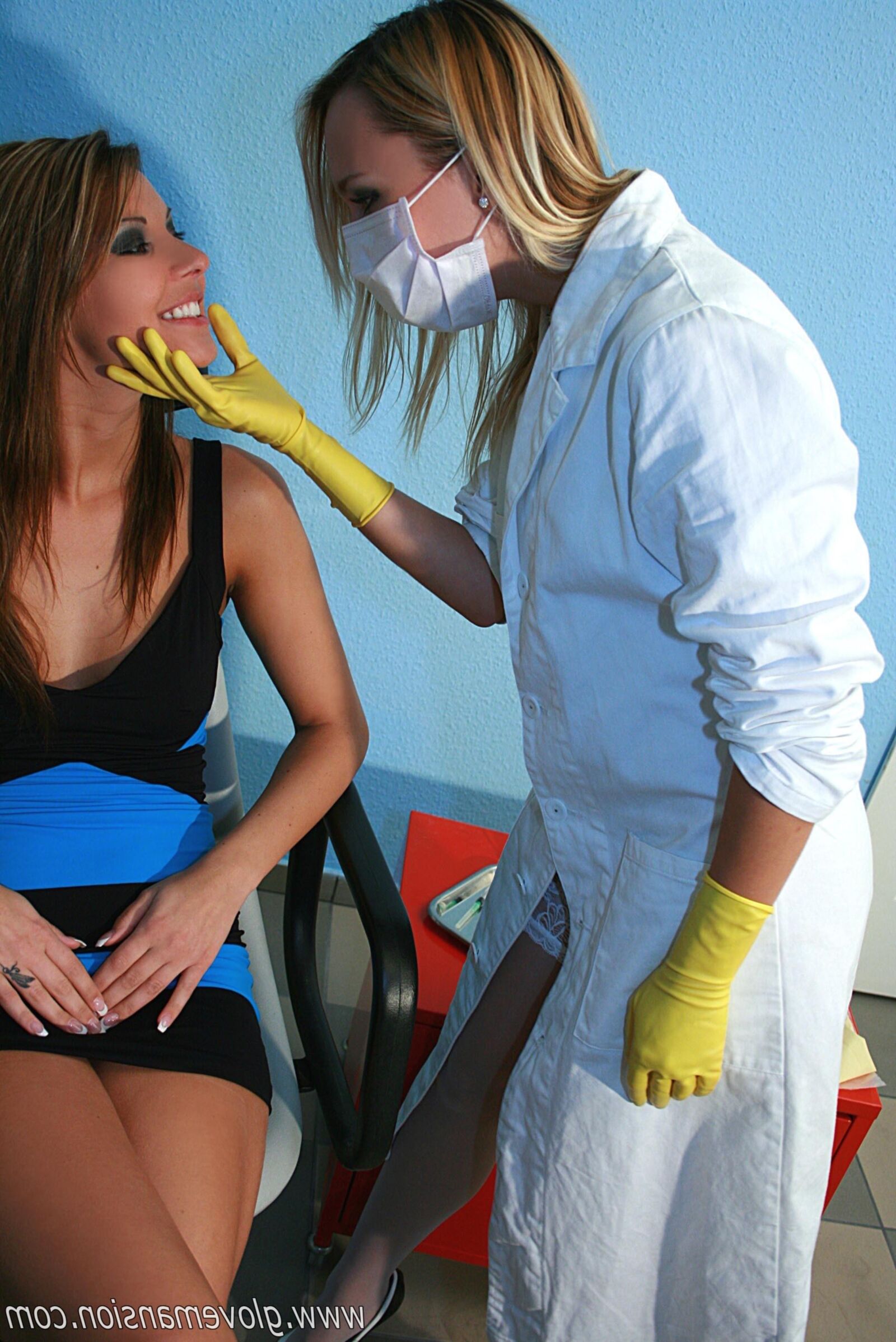 Glovemansion a_sexy_dentist