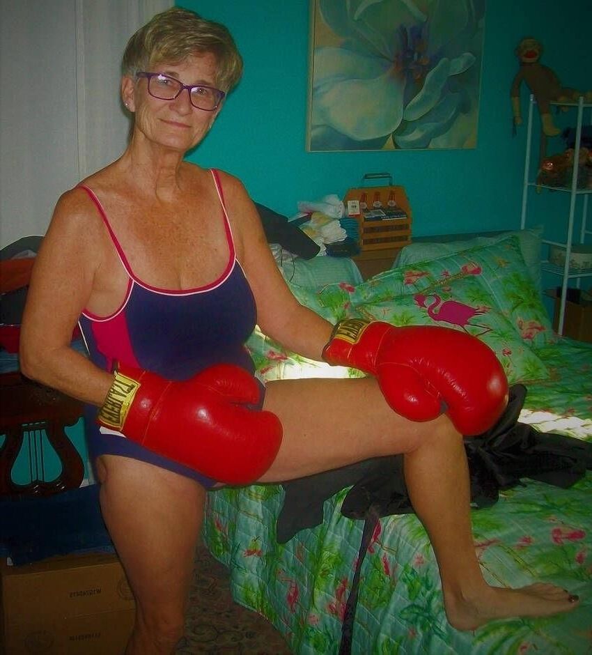 Minha mãe boxe prostituta ao longo do ano