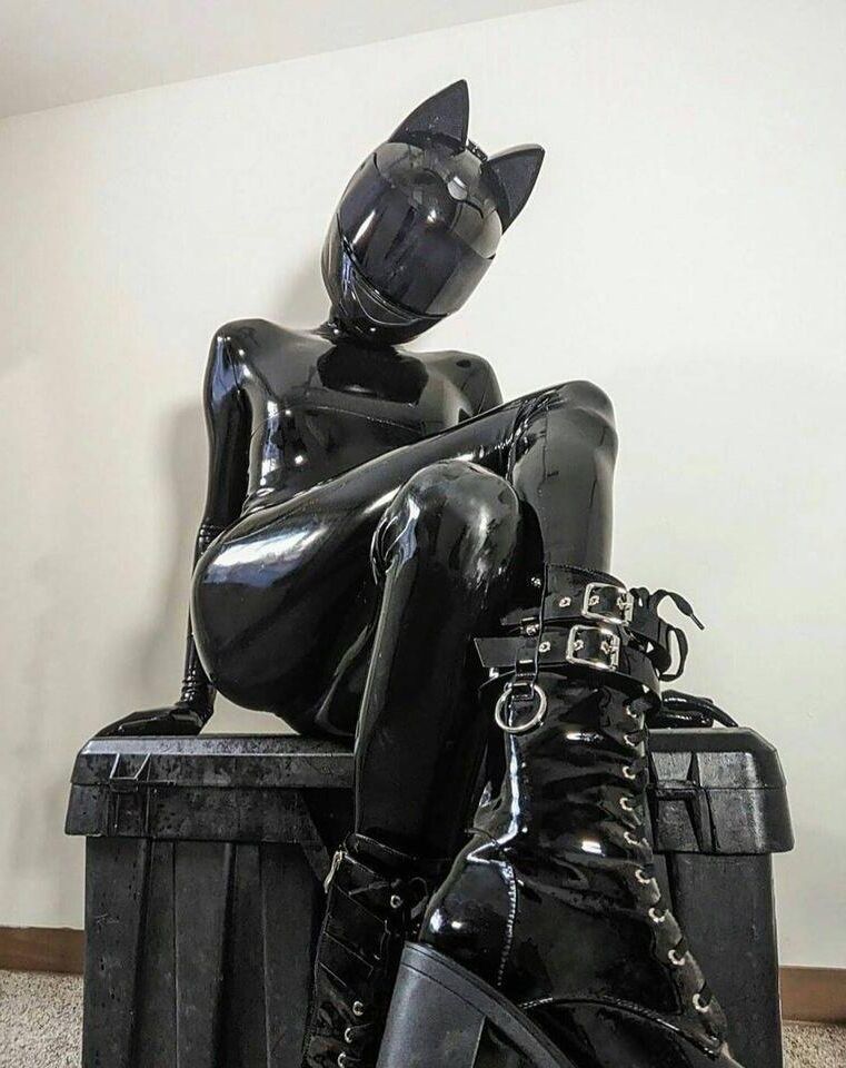 Material Fetish Latex