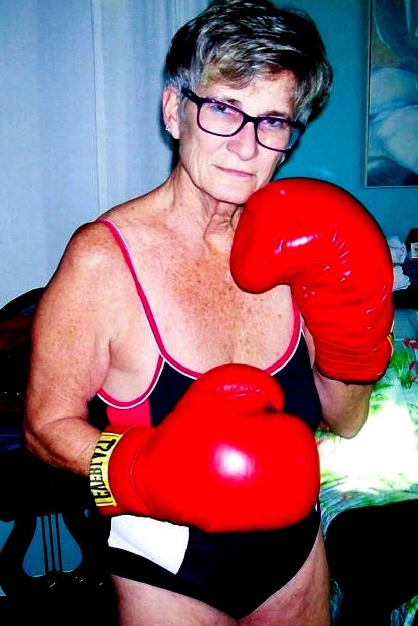 Minha mãe boxe prostituta ao longo do ano