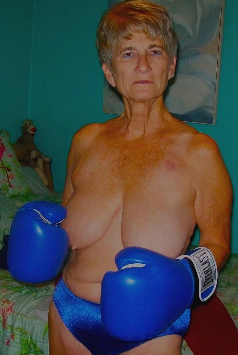 Minha mãe boxe prostituta ao longo do ano