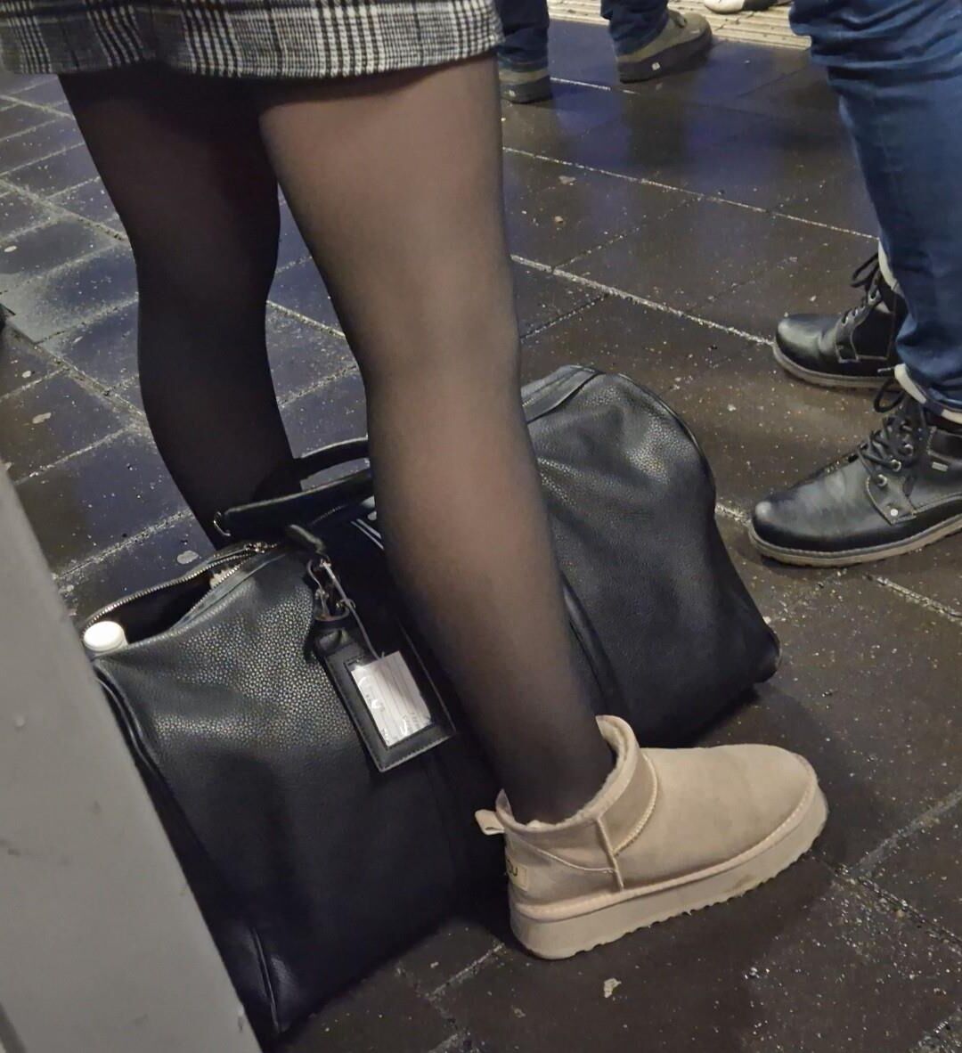 Chica con botas Ugg