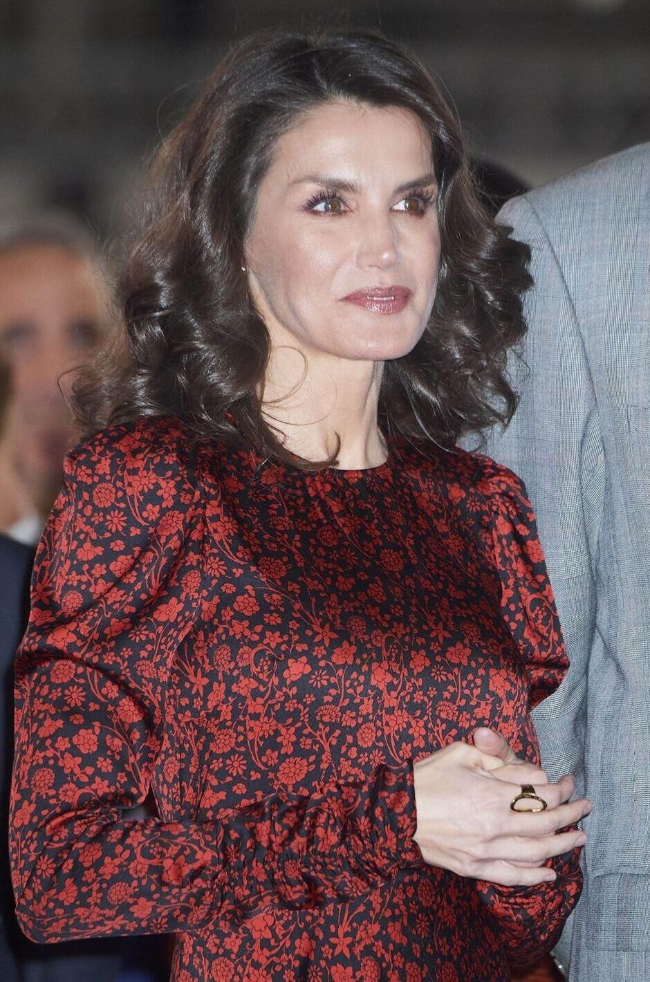 Royal milf sperme reine reine du letizia, elle adore nous taquiner