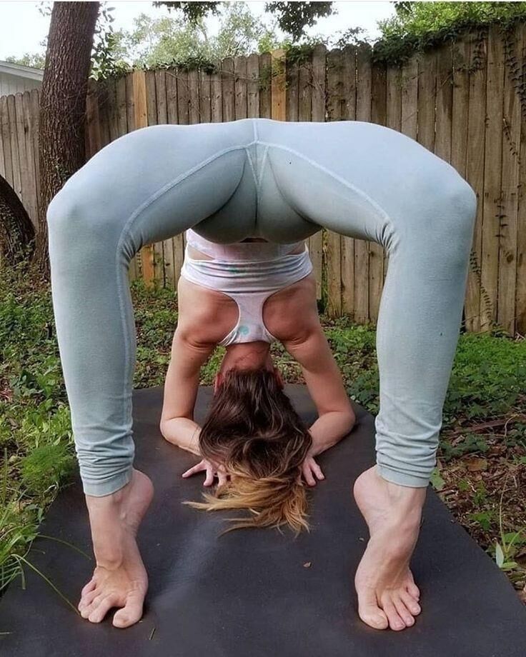 Calientes posiert de Mujeres Haciendo Yoga