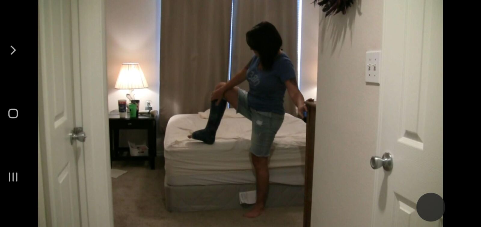 Hot Housewife Milf Lola Lynn Broken Leg Cast, Feet, Soles, Toes.