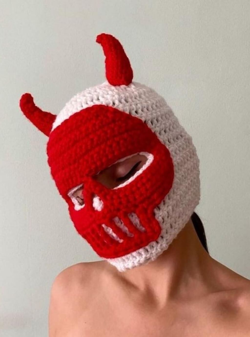 Sub máscaras, Hats 'n Hoods