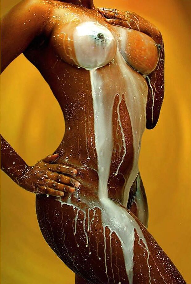 Contrastes: Mujeres negras Milk White