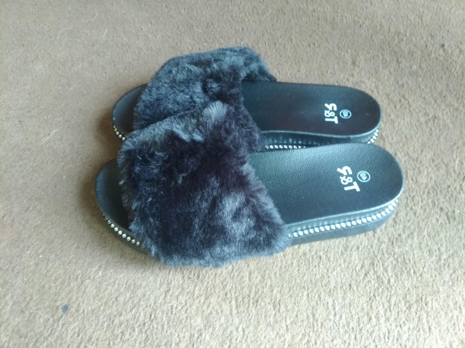 cum in her furry slippers