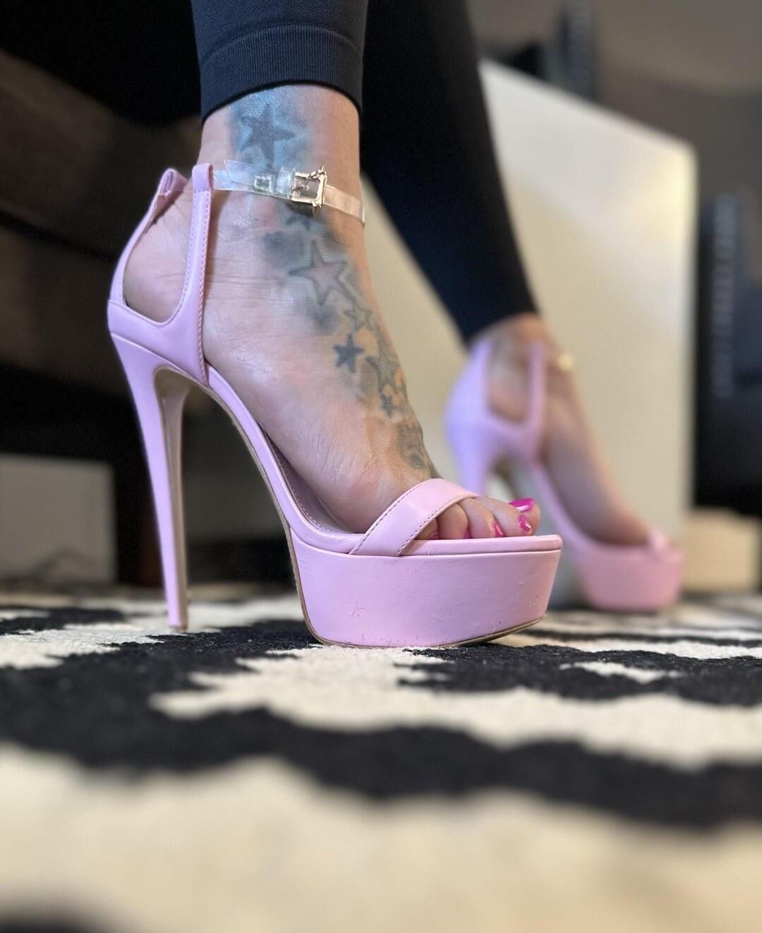 Heels and sexy shoes 