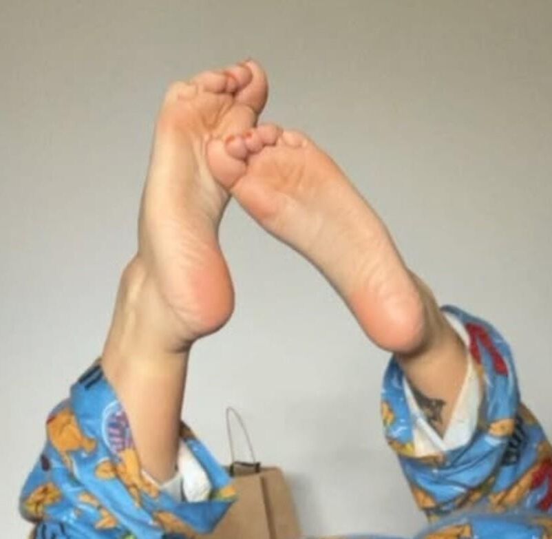 Feet Female Teen 