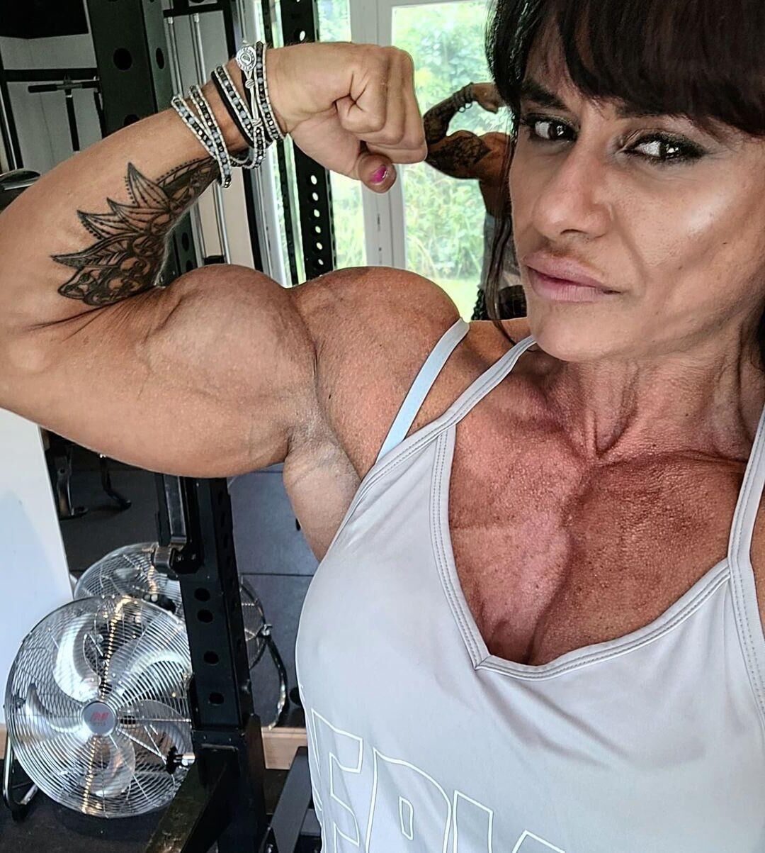 Meninas musculares aleatórias