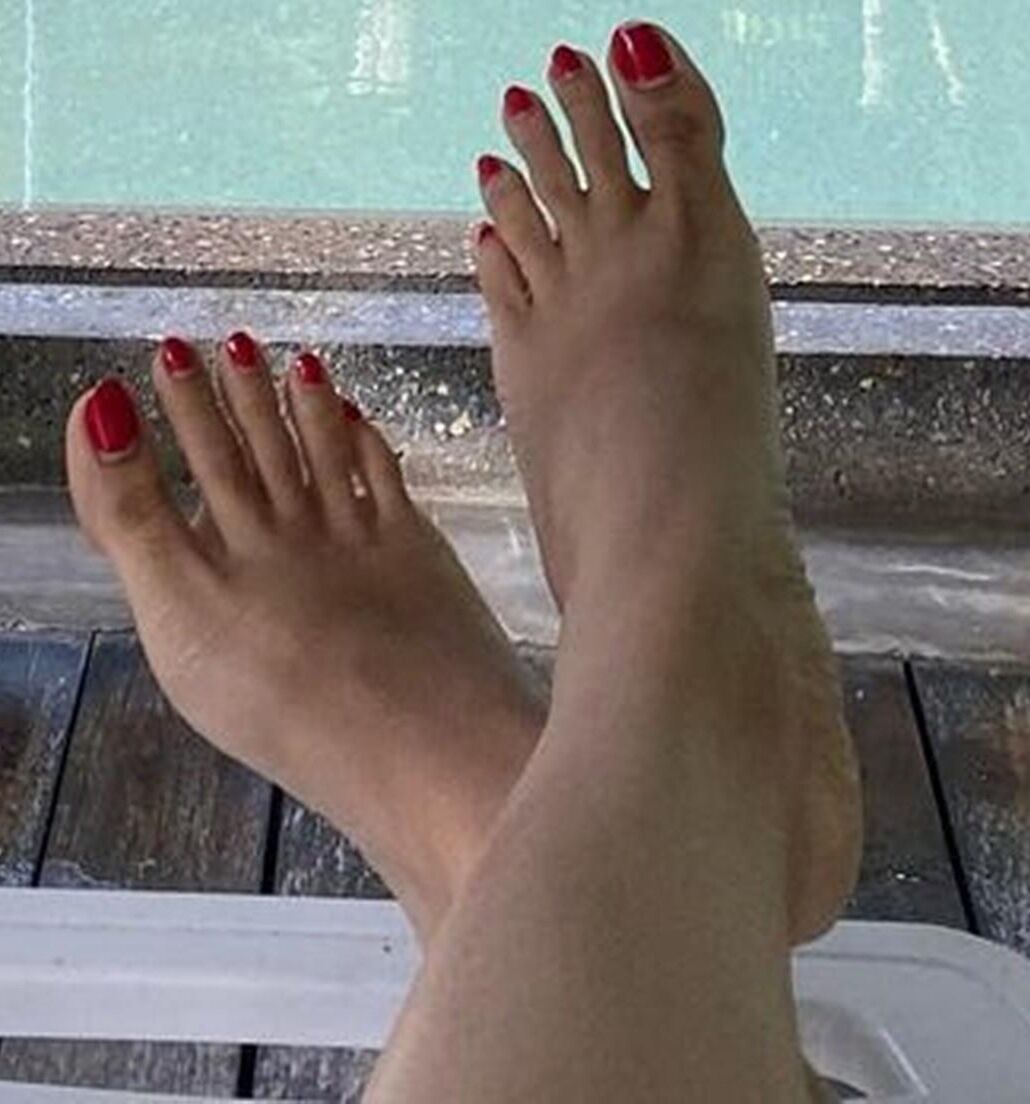 My Latino Hotwife showing off her thick thighs and yummy feet