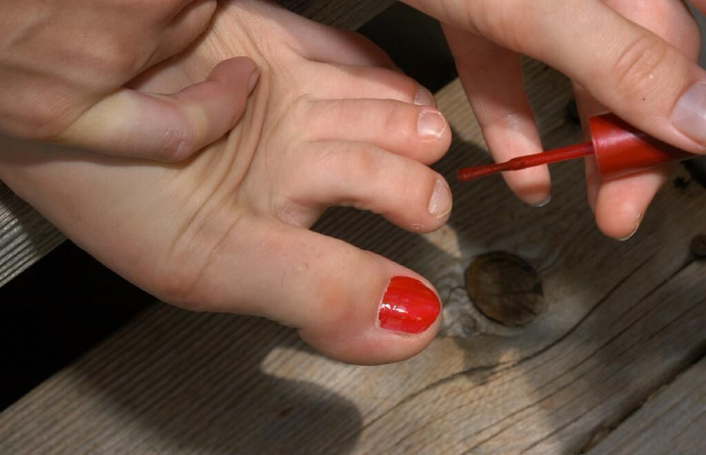 Polishing of toenails