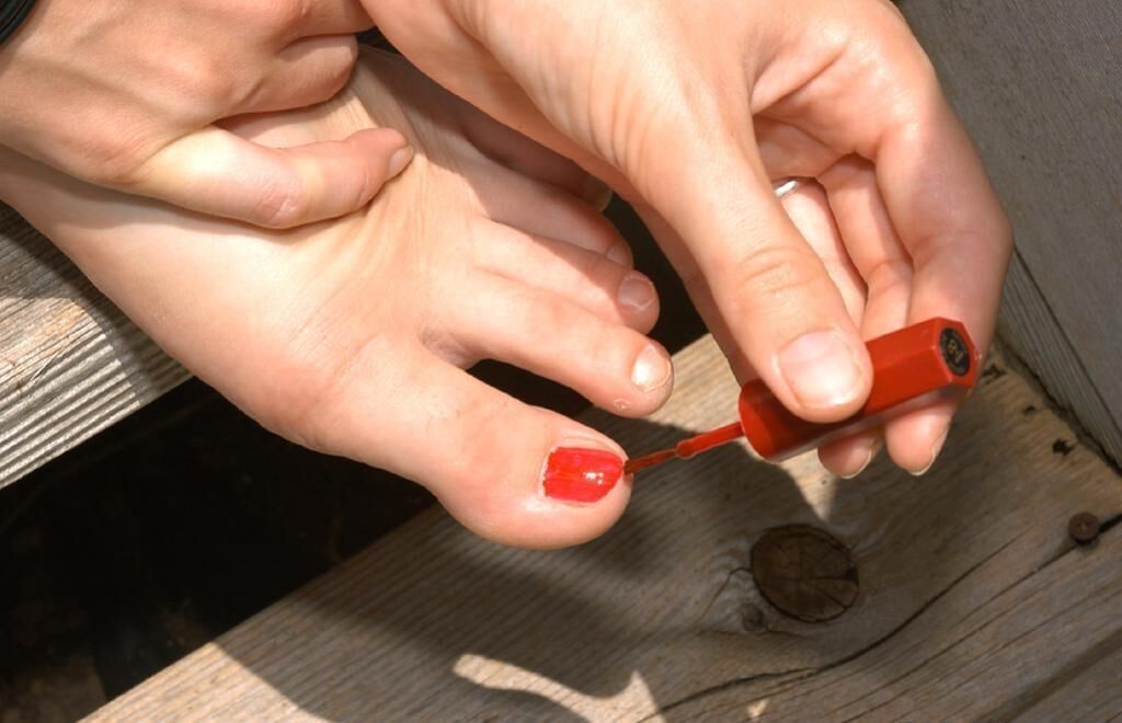 Polishing of toenails