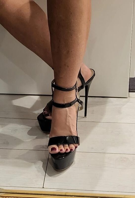 Feet with shoes for fap 