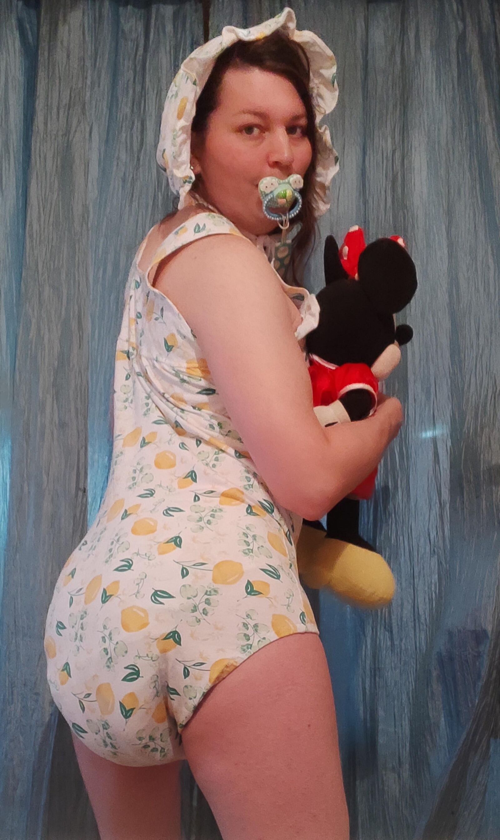 Abdl Faylynn expuesto