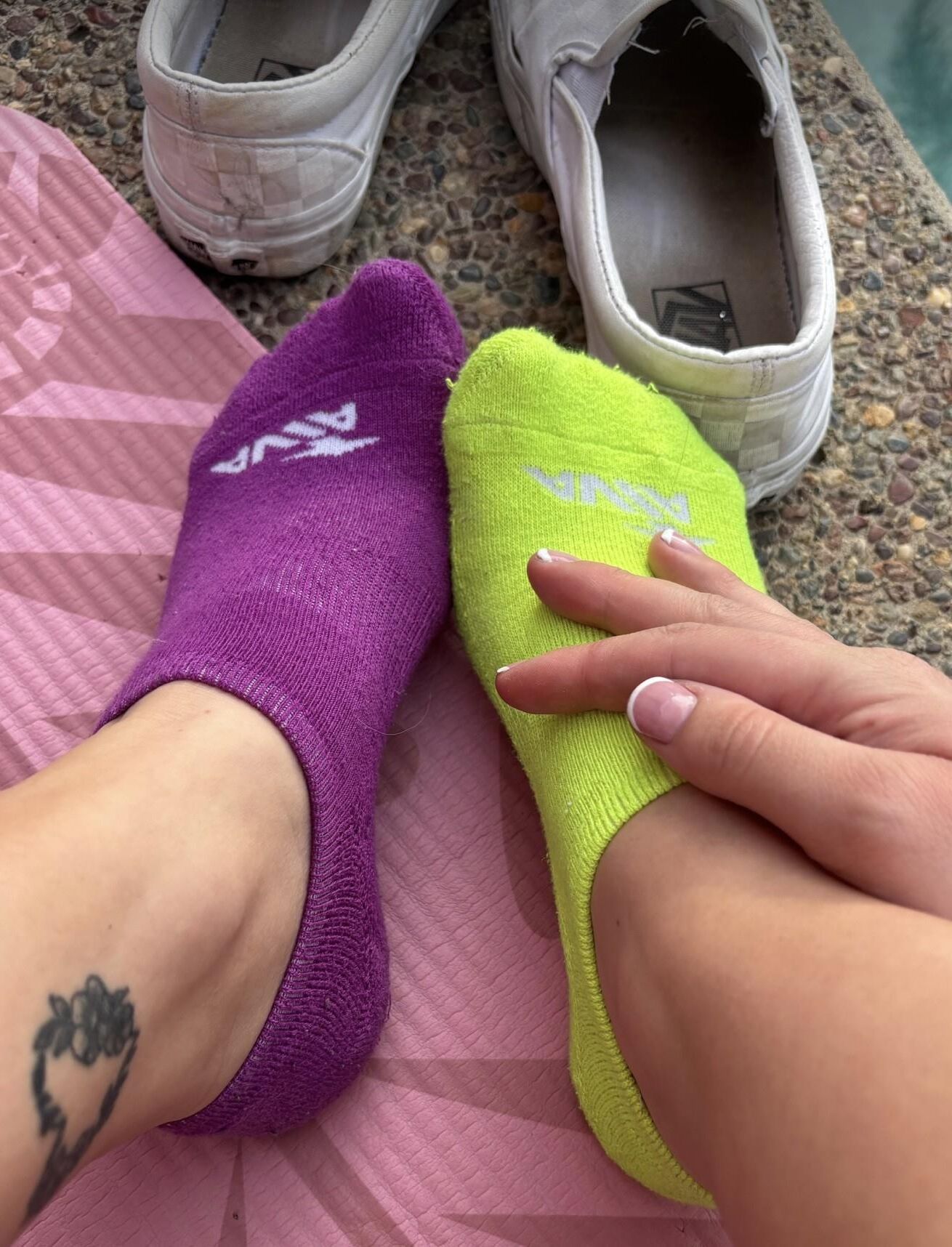 Ash’s delicious pink toes outside