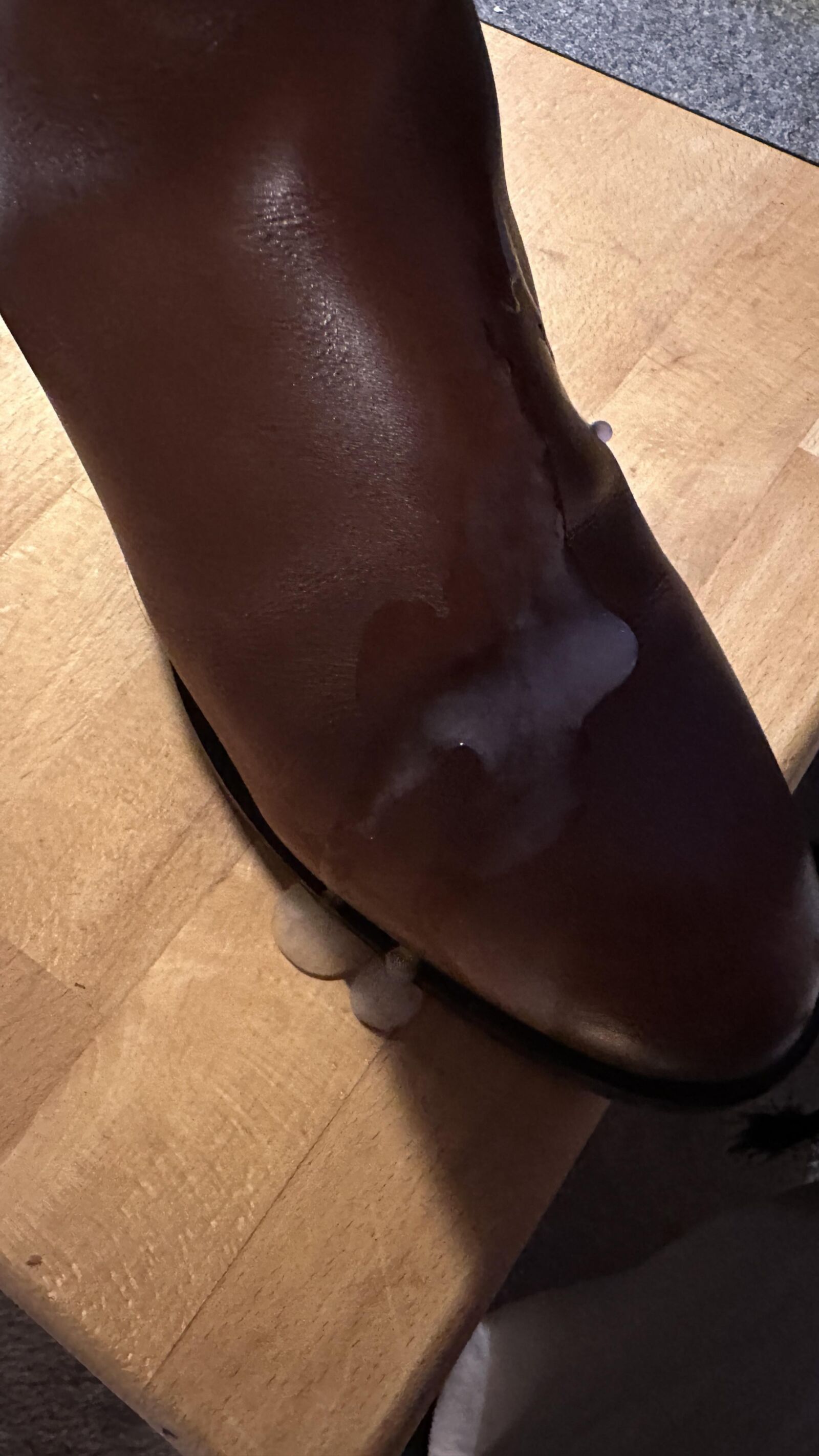 Cum on my girlfriends shoes