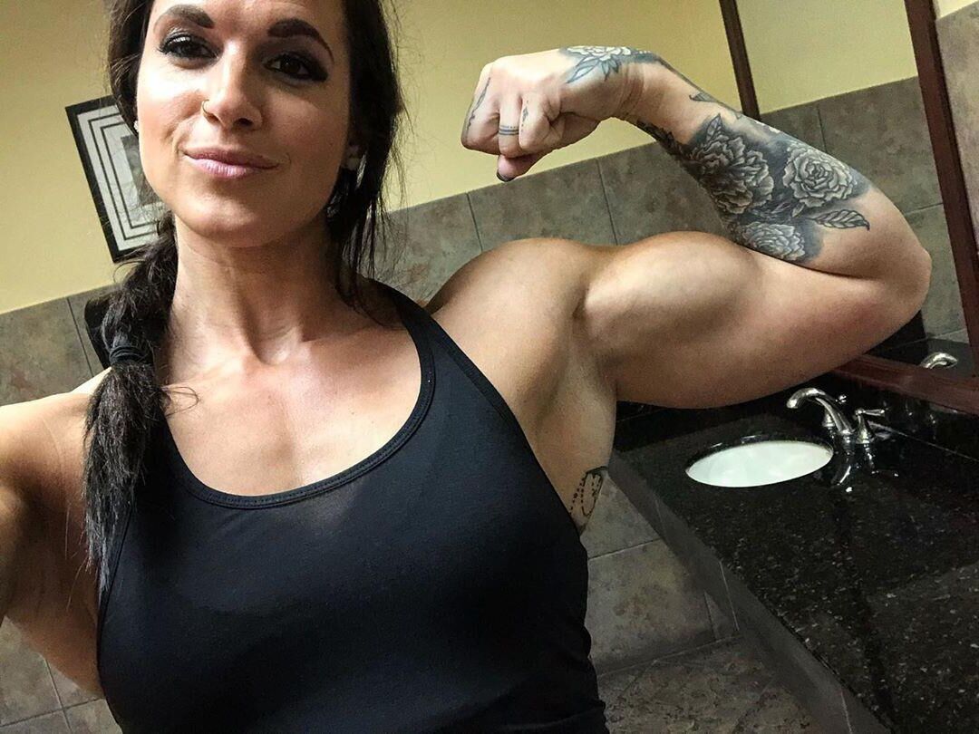 Random Muscle Girls 